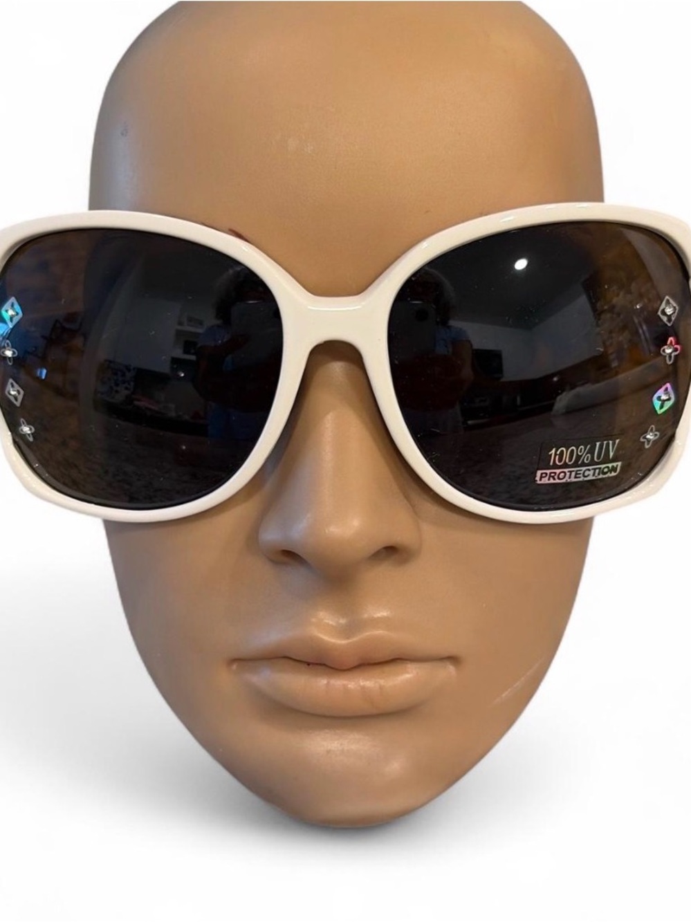 NWT White Oversized Women's Sunglasses with Dark Lenses 100% UV protection NWT
